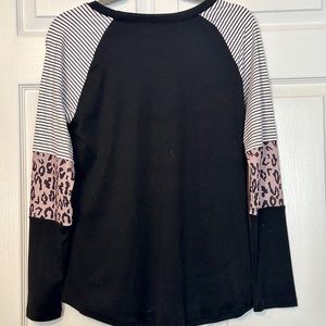 LONG SLEEVE SCOOP NECK PULLOVER TOP - NWT